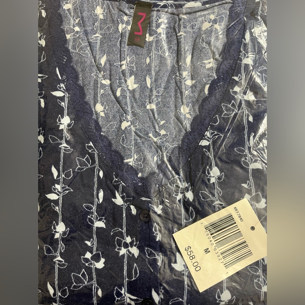 NWT Maidenform pajama set. Size Medium. #10308 - Picture 4 of 5